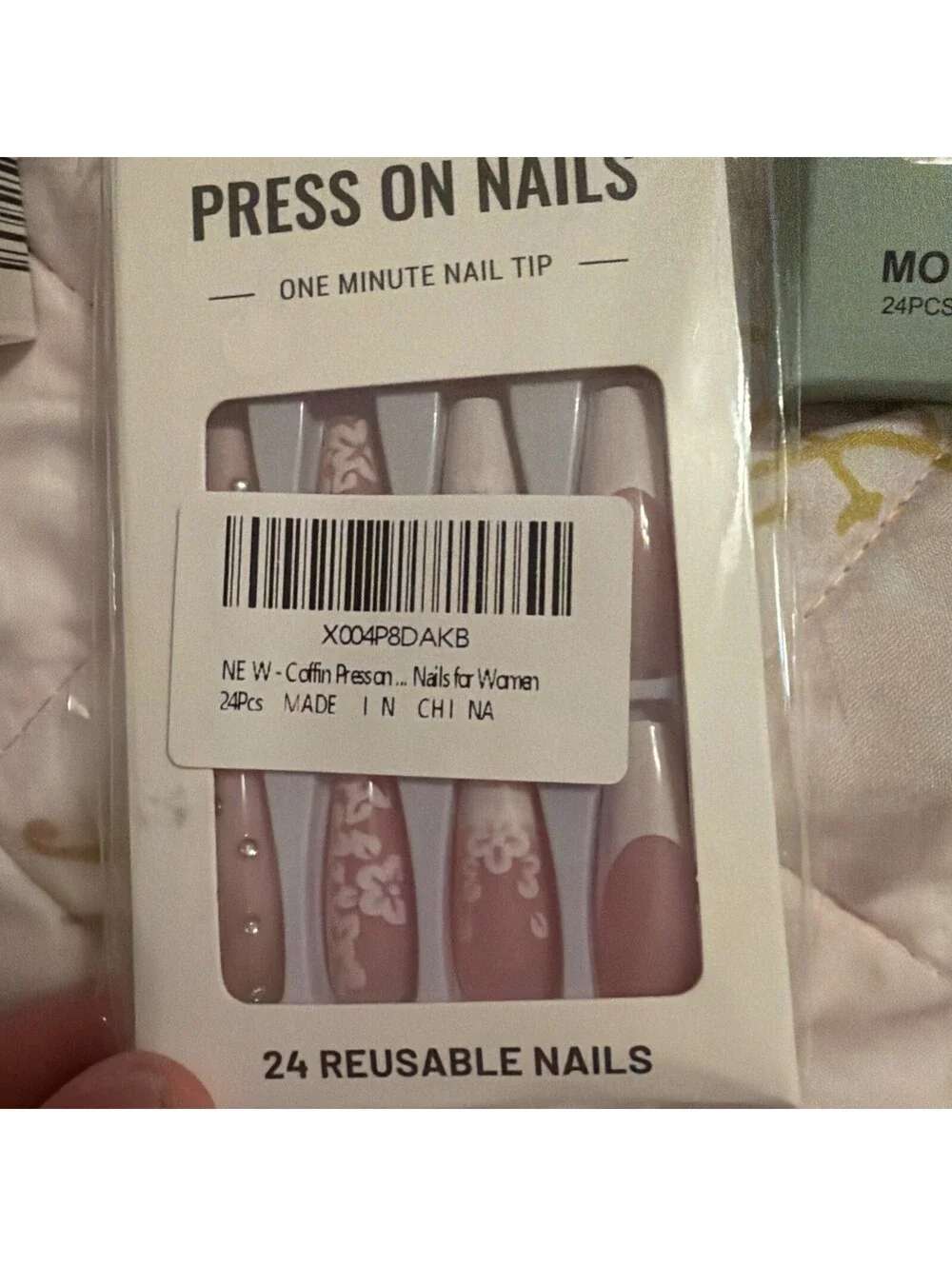 Nail Kits 16 Press Ons, 3 Uv Soak Off, 2 Nail Files, 4 Nail Glue, Metal Tools
